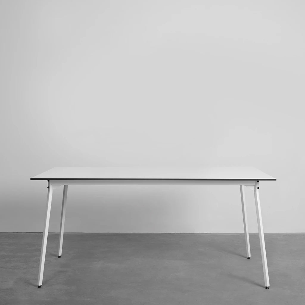 Zyle Dining Table