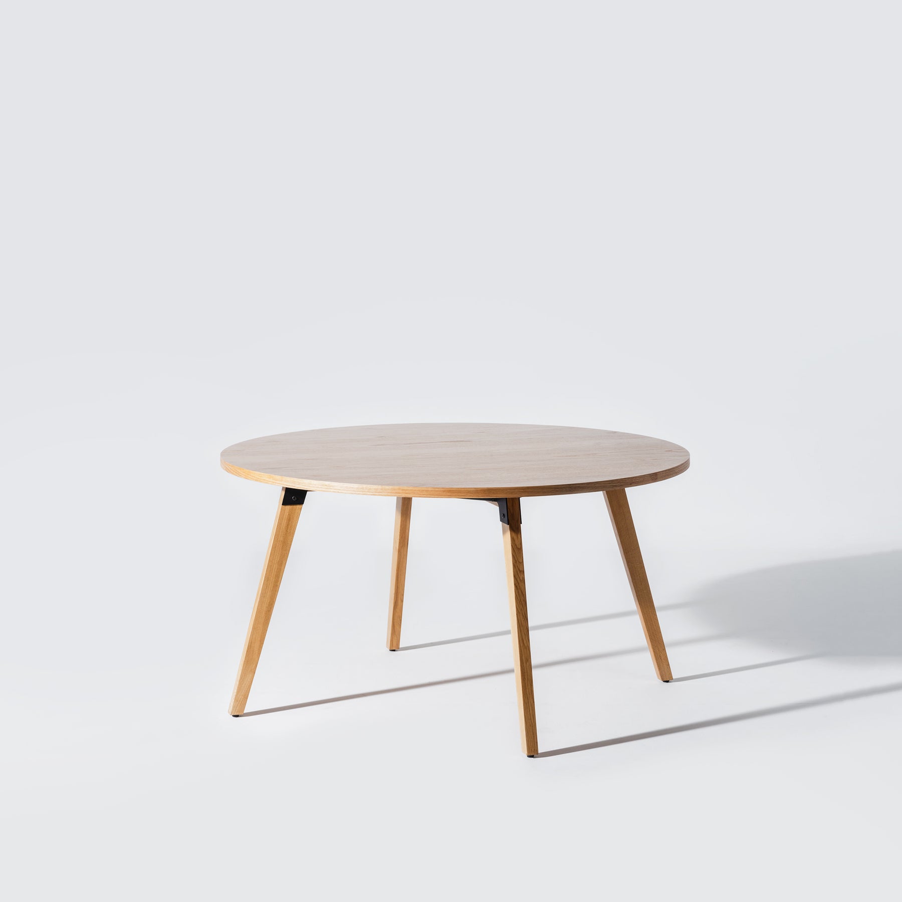 Neo Dining Table