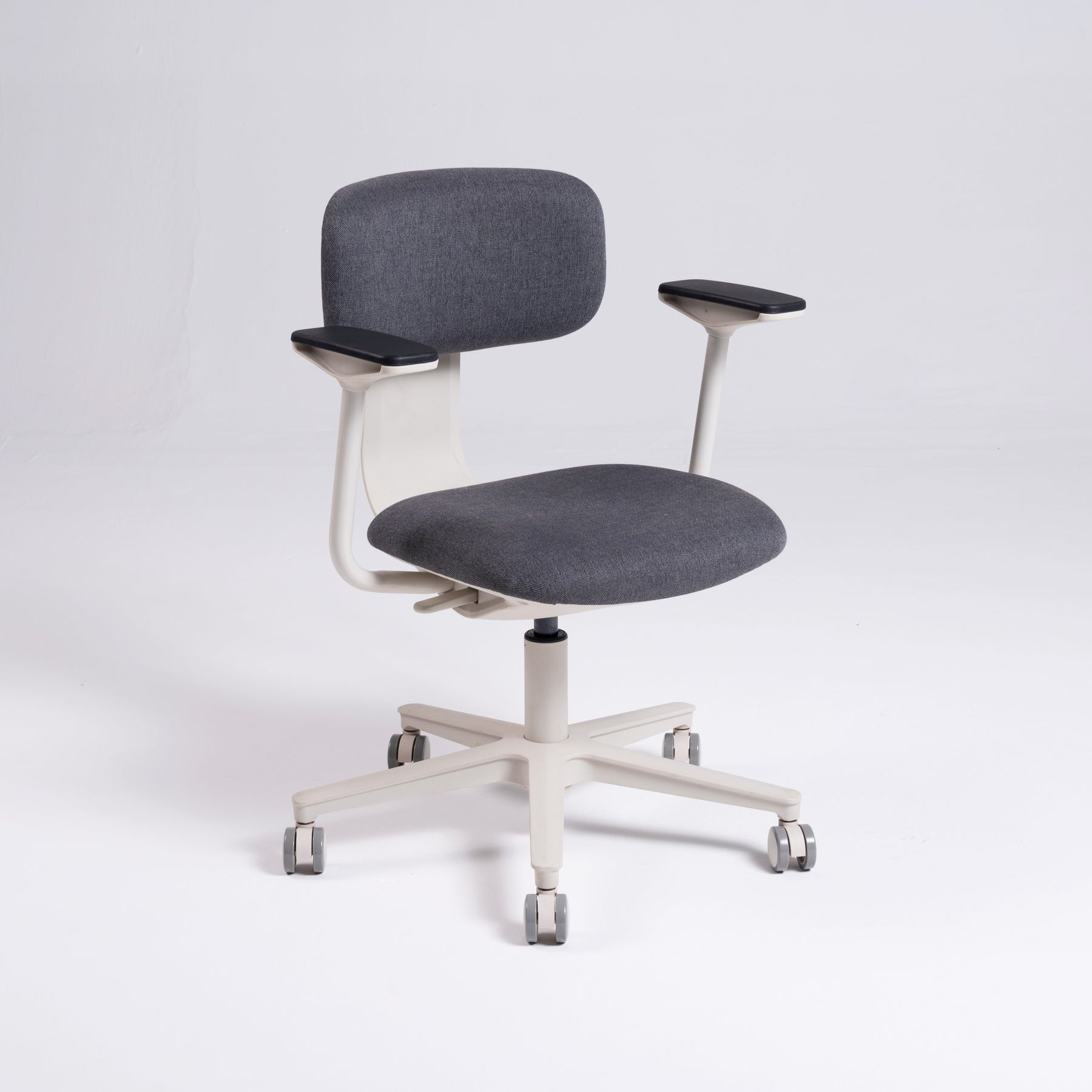 Arch Swivel Chair with Armrests