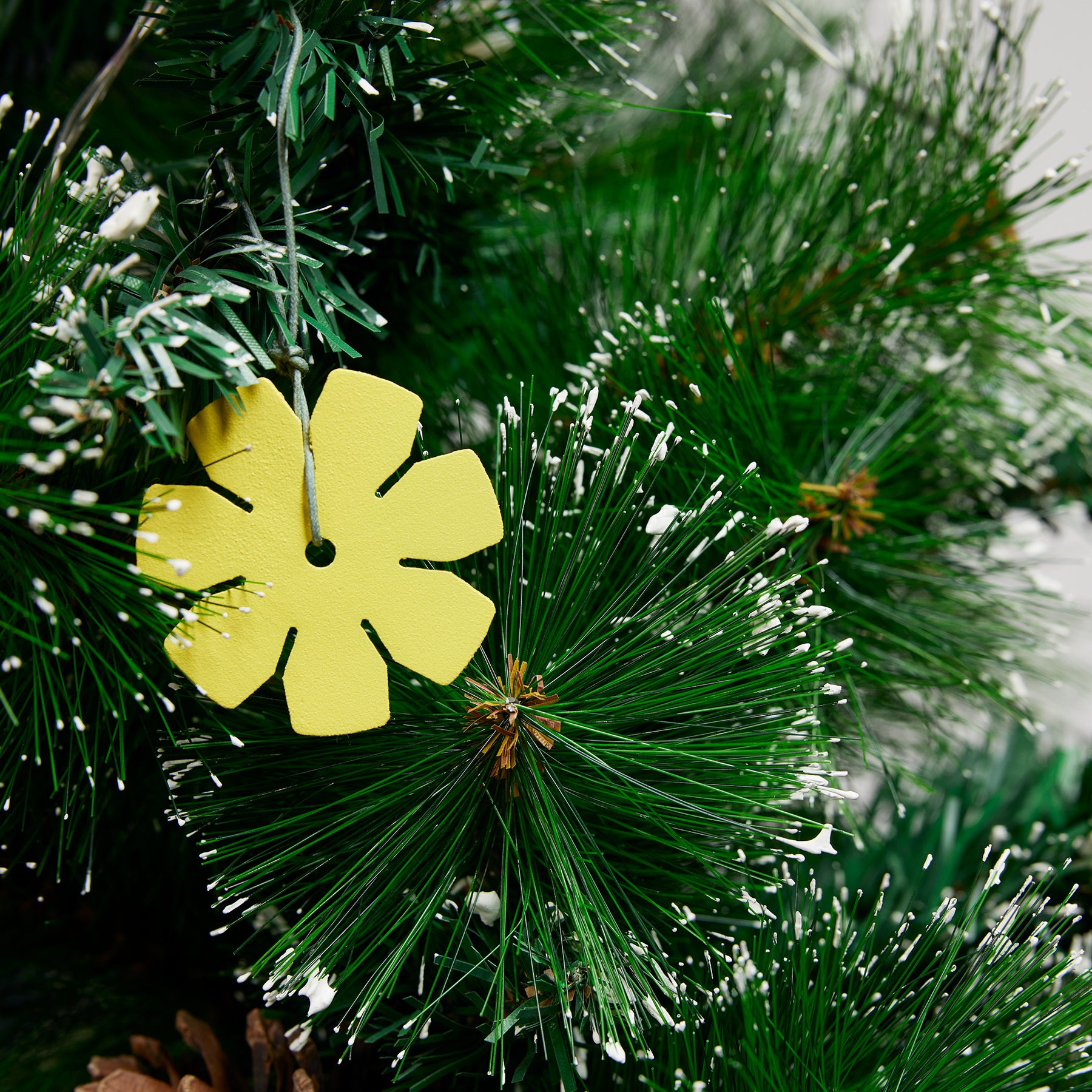 Flora X-mas Ornament (L)