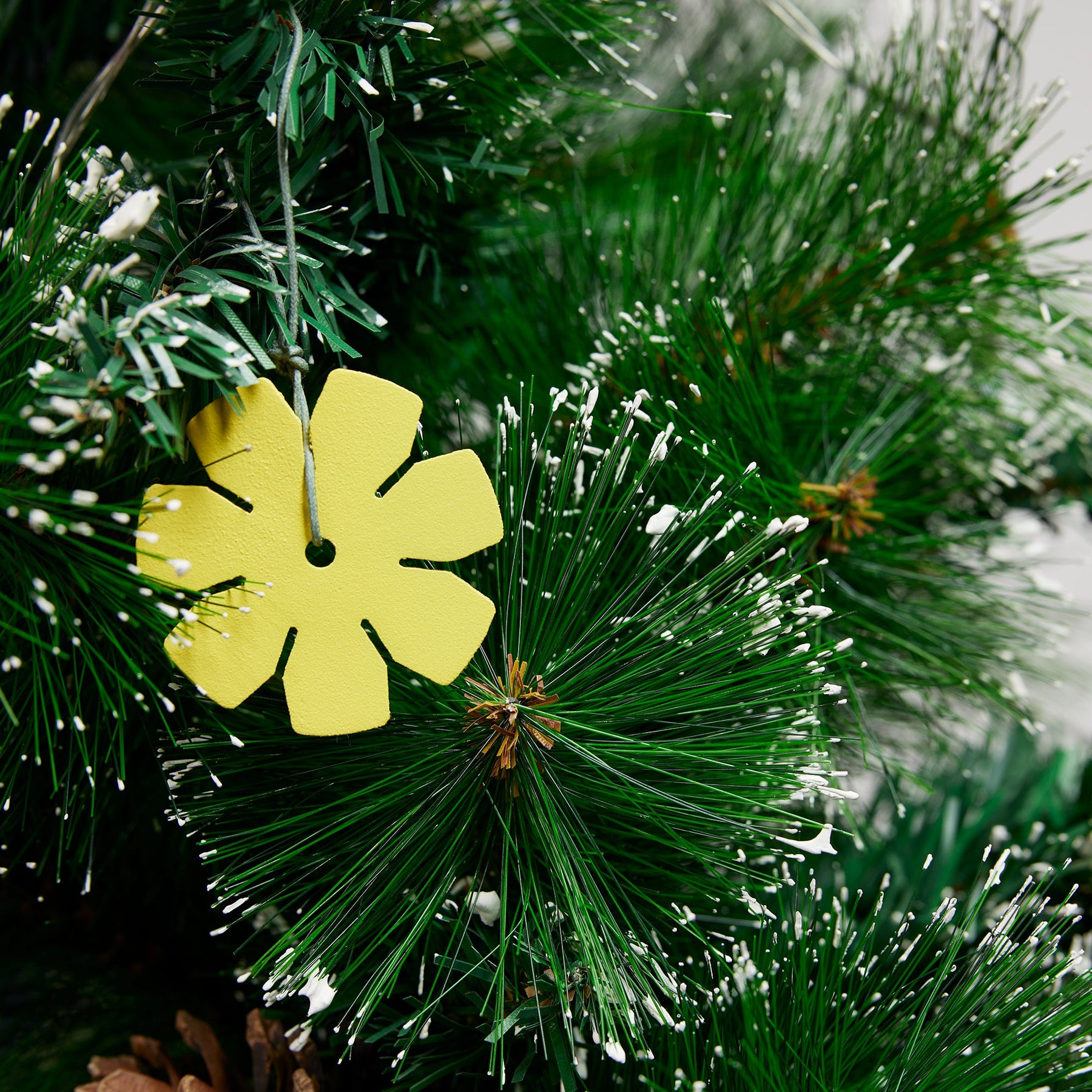 Flora X-mas Ornament (S)